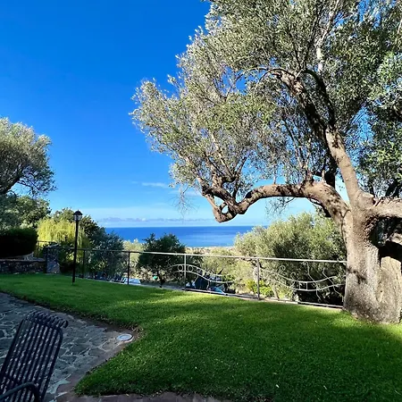 In Villa-il Giardino Dei Filosofi