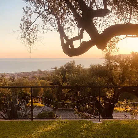 Apartment In Villa-il Giardino Dei Filosofi