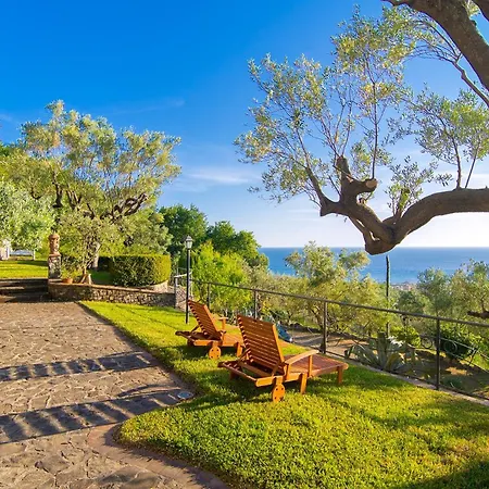 In Villa-il Giardino Dei Filosofi Ascea