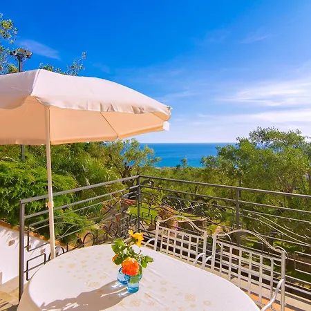 Apartment In Villa-il Giardino Dei Filosofi Ascea